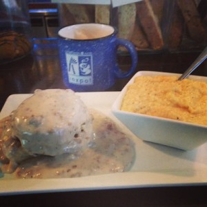 biscuit gravy grits